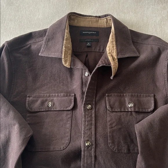 Banana Republic Brushed Cotton With Suede Elbows and Inside Collar - Picture 2 of 5